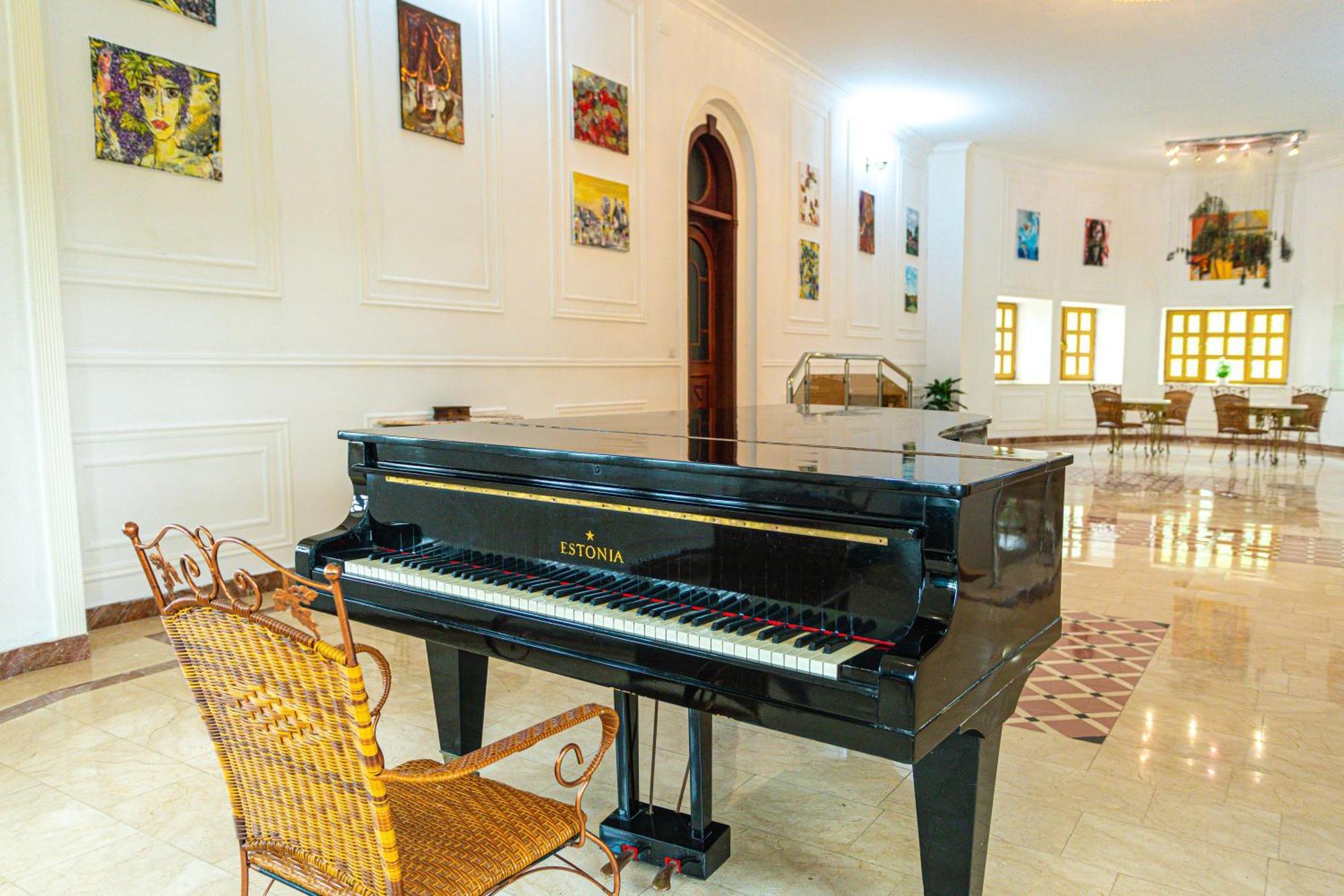 Chabiant Guesthouse Chateau Monolit Ikinci Yeniyol Εξωτερικό φωτογραφία