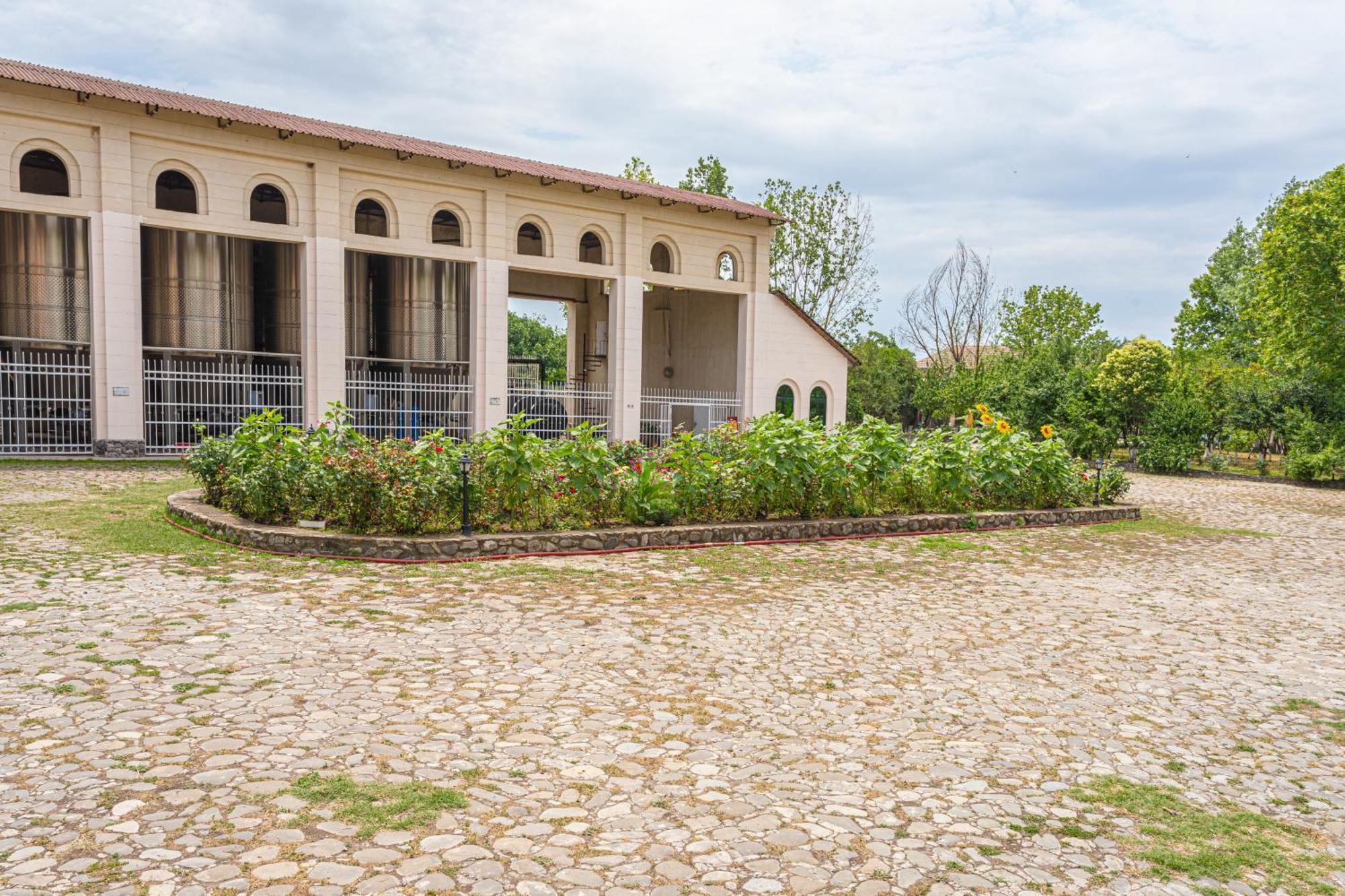 Chabiant Guesthouse Chateau Monolit Ikinci Yeniyol Εξωτερικό φωτογραφία