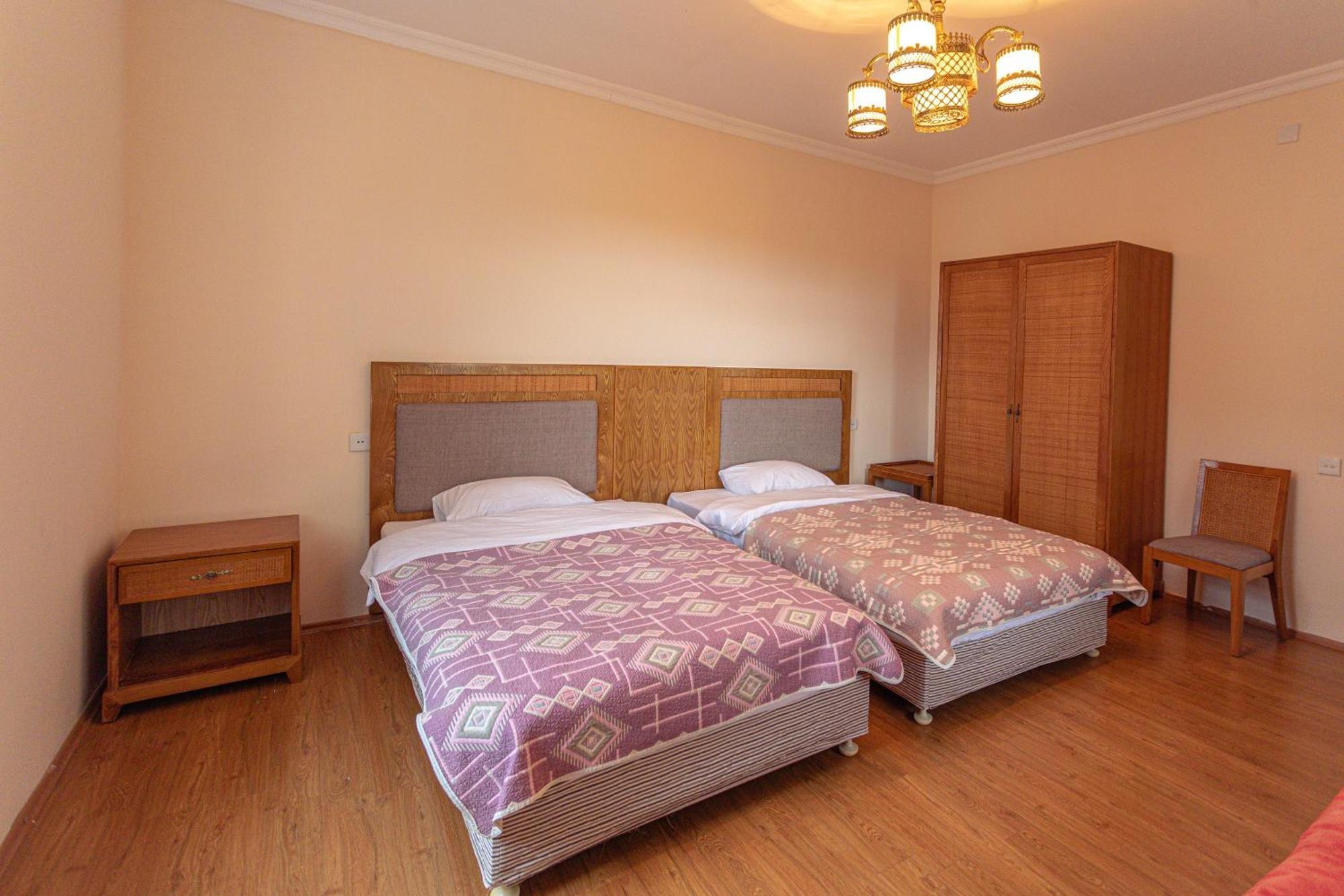 Chabiant Guesthouse Chateau Monolit Ikinci Yeniyol Εξωτερικό φωτογραφία