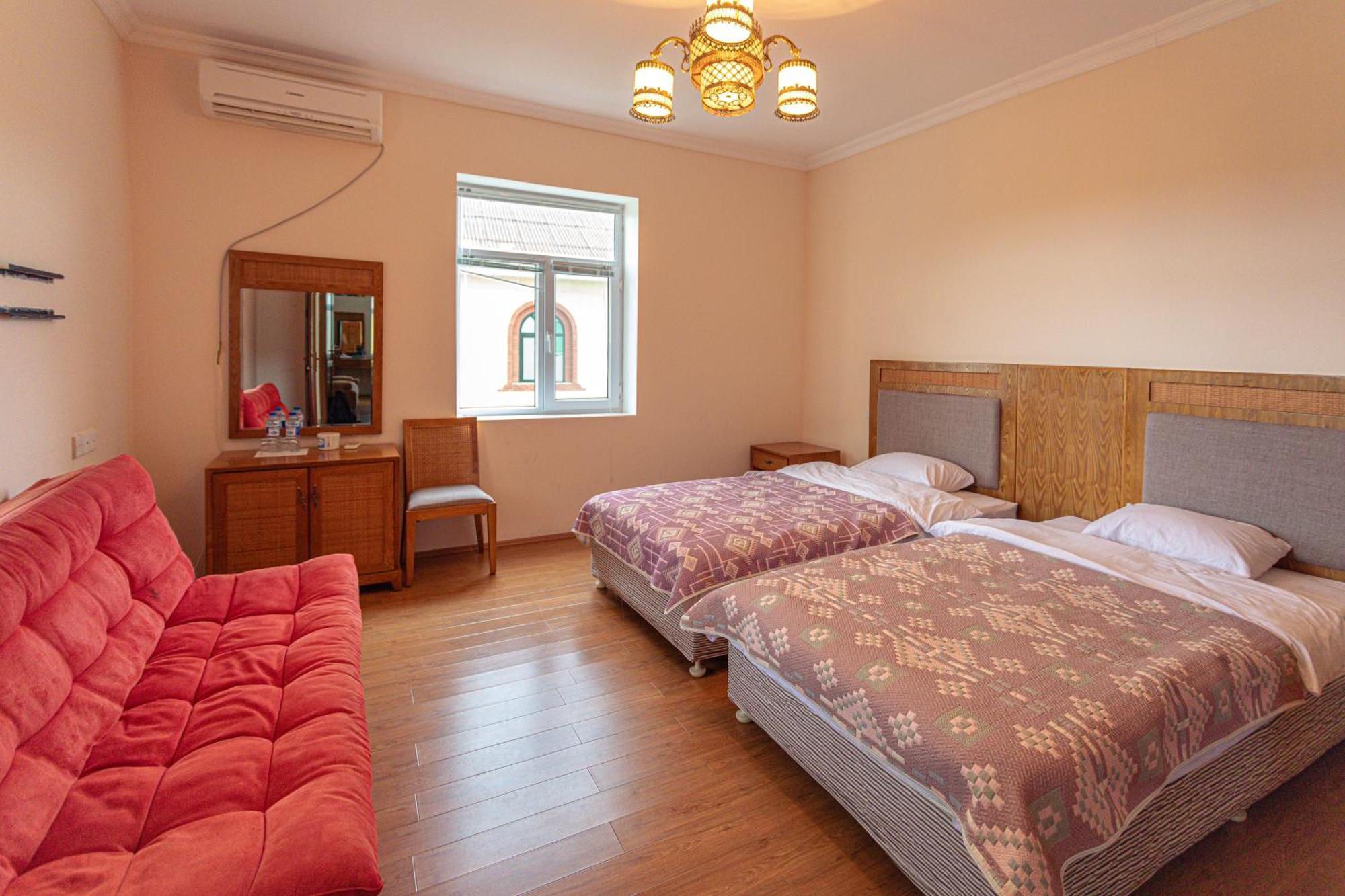 Chabiant Guesthouse Chateau Monolit Ikinci Yeniyol Εξωτερικό φωτογραφία
