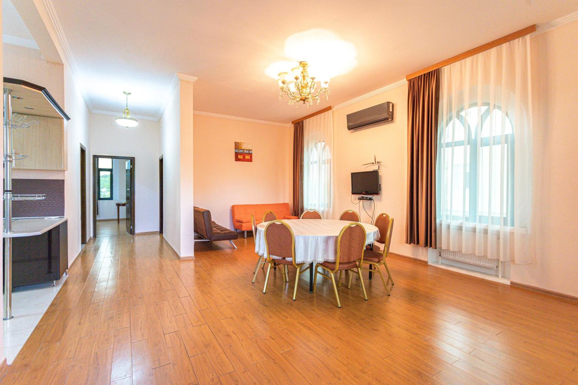 Chabiant Guesthouse Chateau Monolit Ikinci Yeniyol Εξωτερικό φωτογραφία