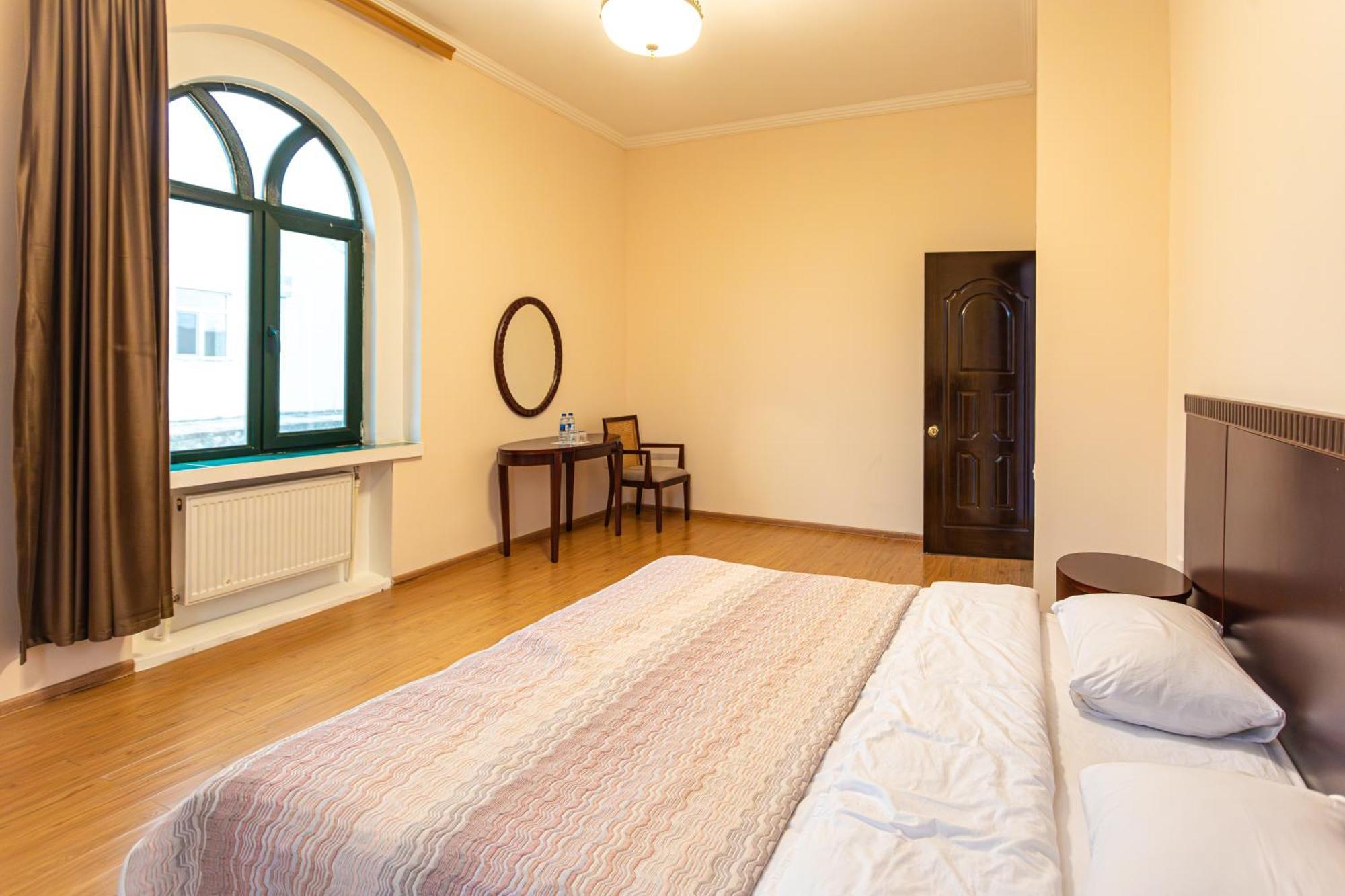 Chabiant Guesthouse Chateau Monolit Ikinci Yeniyol Εξωτερικό φωτογραφία