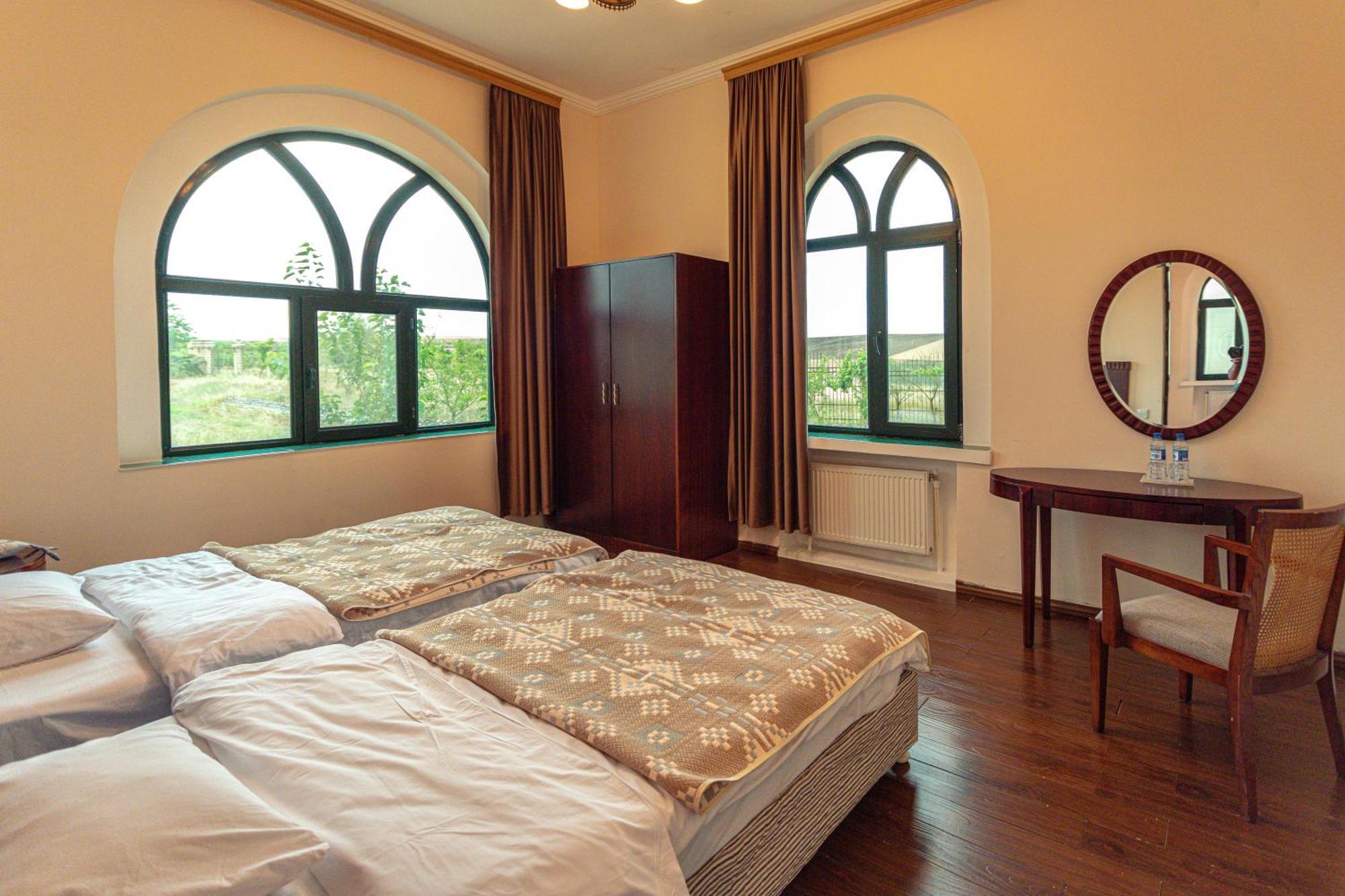 Chabiant Guesthouse Chateau Monolit Ikinci Yeniyol Εξωτερικό φωτογραφία