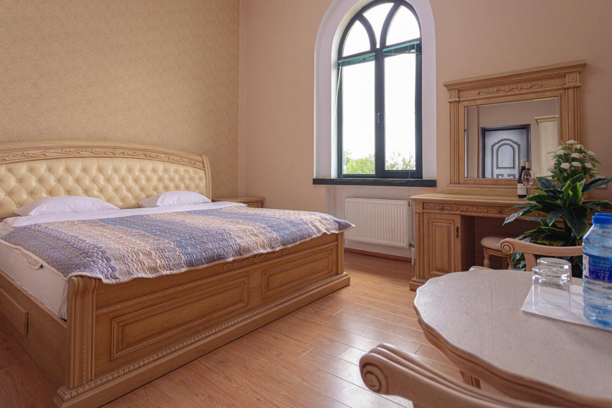 Chabiant Guesthouse Chateau Monolit Ikinci Yeniyol Εξωτερικό φωτογραφία