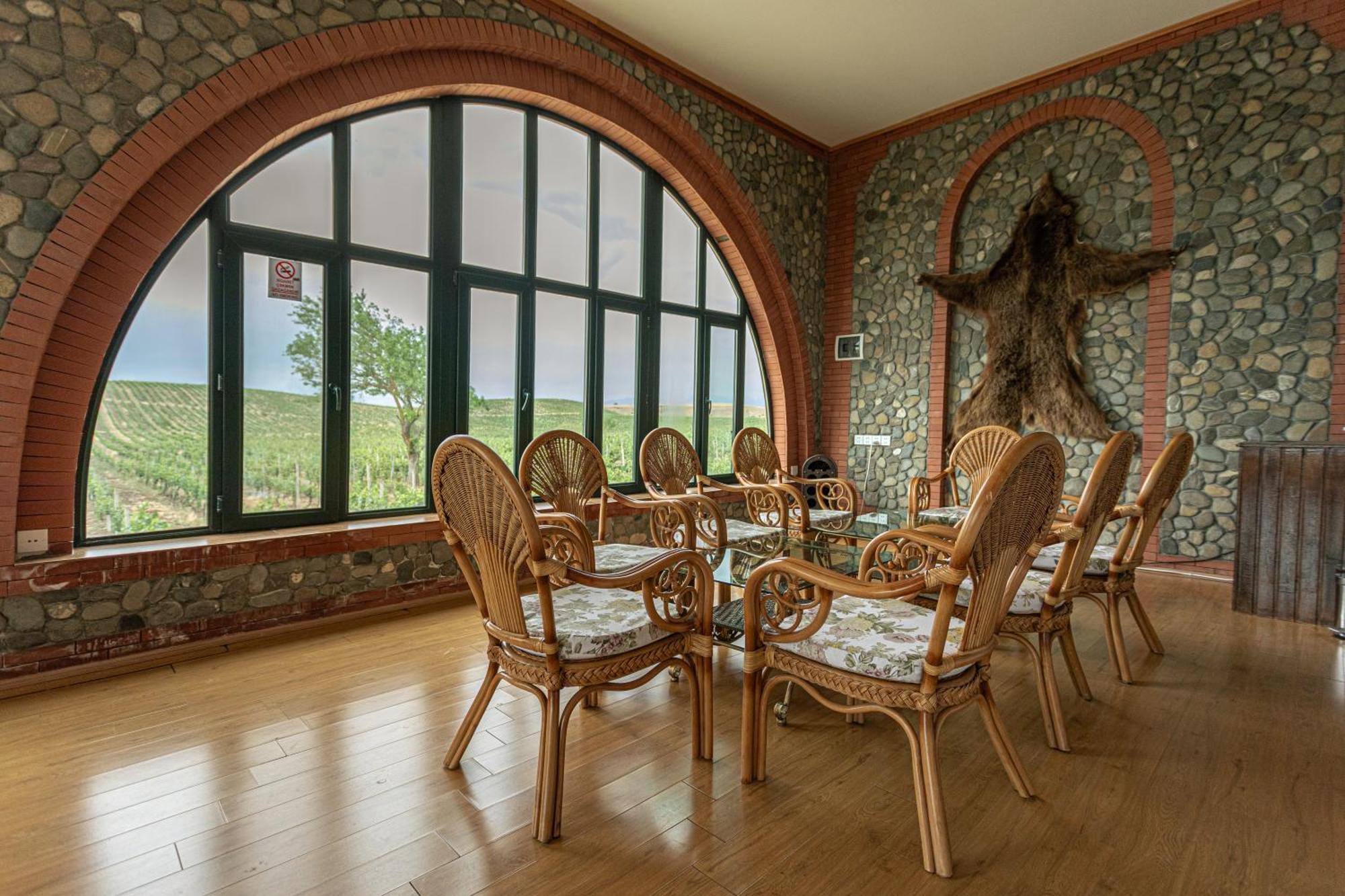 Chabiant Guesthouse Chateau Monolit Ikinci Yeniyol Εξωτερικό φωτογραφία