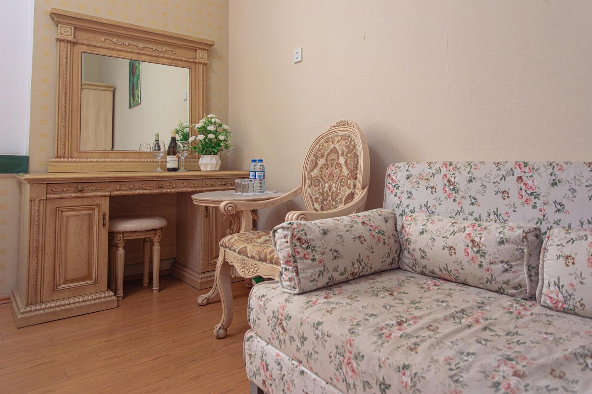 Chabiant Guesthouse Chateau Monolit Ikinci Yeniyol Εξωτερικό φωτογραφία