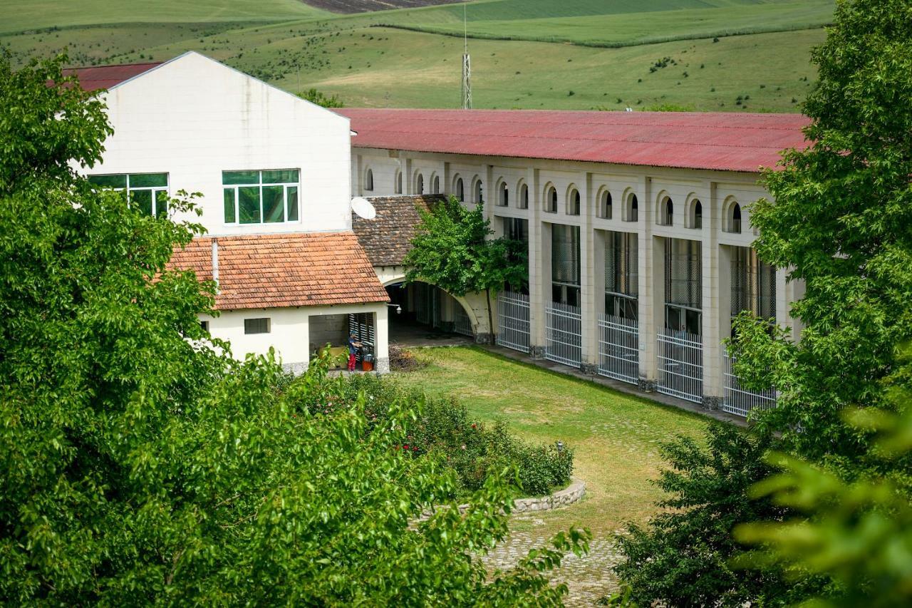 Chabiant Guesthouse Chateau Monolit Ikinci Yeniyol Εξωτερικό φωτογραφία